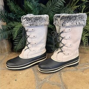 Khombu Beige and Black Winter Boots with Fur Trim